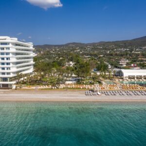Isla Brown Corinthia
