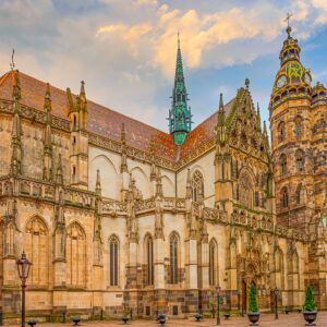 Košice jen 6 km od centra v Penzionu Zlatý Jeleň *** s bazénem, snídaní a slevou do zoo i botanické zahrady