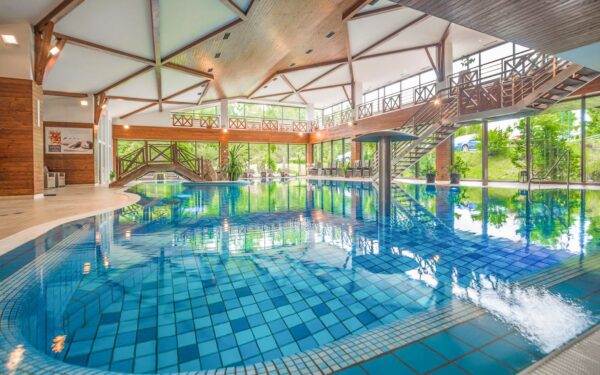 Relax pod Tatrami ve Wellness Hotelu Kontakt **** s polopenzí a neomezeným vstupem k bazénům a do wellness