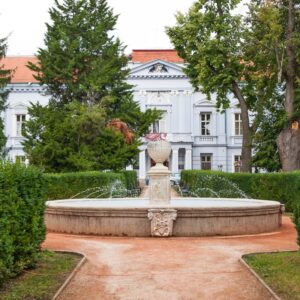 Slovensko nedaleko Nitry v zámeckém Hotelu Kaštieľ Mojmírovce **** s wellness a polopenzí + sleva na termály