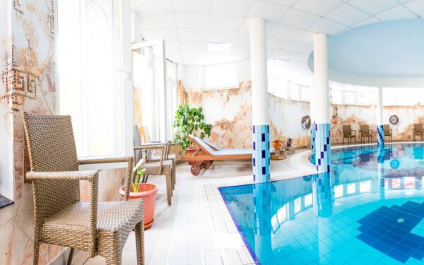 Zalakaros jen 400 m od lázní: Wellness Hotel Aphrodite **** s bazénem, Římskými lázněmi a saunami + polopenze