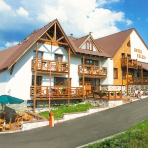 Rokytnice nad Jizerou: Hotel Helena *** s polopenzí, obědovým balíčkem, pohárem a vyžitím pro děti i sportovce