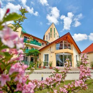 Zalakaros u lázní v Aqua Therm Hotelu *** s neomezeným wellness, snídaněmi, zapůjčením kol či minigolfem