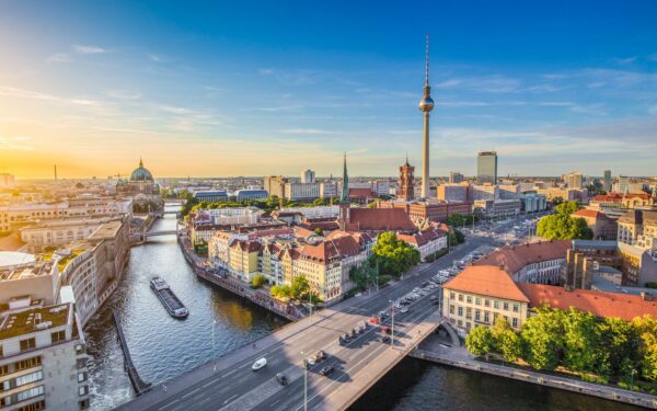 Berlín v blízkosti zoo a centra v Hotelu Q! Berlin **** se snídaněmi a vstupem do wellness a fitness centra