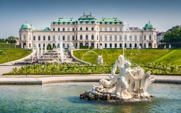 Vídeň nedaleko centra a zámku Schönbrunn v Hotelu Holiday Inn Vienna - South **** se snídaní a fitness centrem