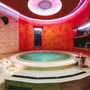 Tábor: Hotel Palcát *** se snídaní, neomezeným wellness (vířivka, sauny) a 50% slevou na koupel i fitness