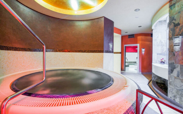 Trenčín: Luxusní pobyt v Hotelu Magnus **** s polopenzí, bohatým wellness + 50% sleva na masáž