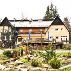 CHKO Žďárské vrchy u Milovského rybníka v Hotelu Gaudeamus *** se snídaní či polopenzí + dětské hřiště