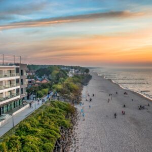 Baltské moře přímo na pláži v Hotelu Baltivia Sea Resort **** s polopenzí, neomezeným bazénem a saunami