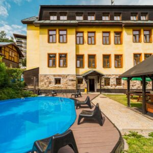 Krkonoše nedaleko Stezky korunami stromů v Penzionu Adélka *** se snídaní/polopenzí, saunou a dětským hřištěm