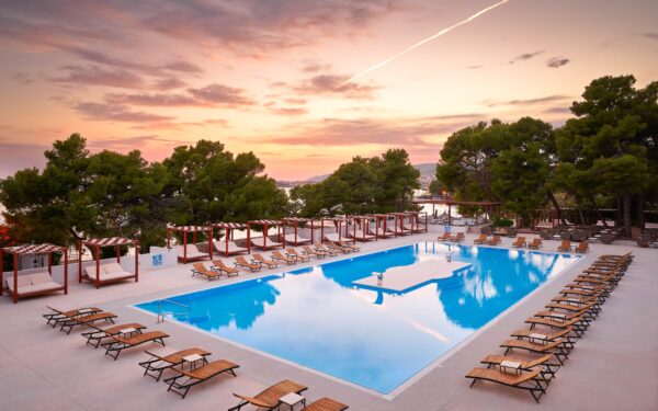 Chorvatsko: Vodice v Hotelu Imperial *** s polopenzí, bazény a fitness centrem neomezeně + animace a koncert