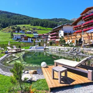 Tyrolsko v Alpengasthof Grüner **** se snídaní, neomezeným wellness se saunami a přírodním bazénem + slevy