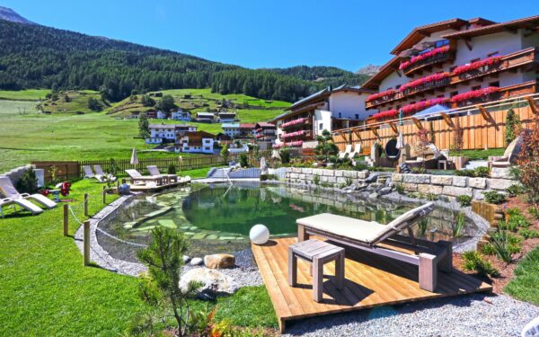 Tyrolsko v Alpengasthof Grüner **** se snídaní, neomezeným wellness se saunami a přírodním bazénem + slevy
