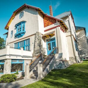 Vysoké Tatry: Vila Lavína s bufetovými snídaněmi, wellness se saunami a venkovní vířivkou s výhledem na hory