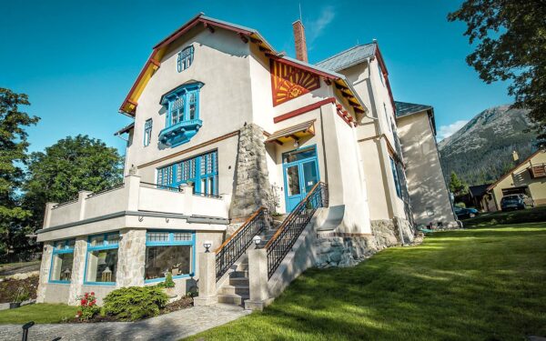 Vysoké Tatry: Vila Lavína s bufetovými snídaněmi, wellness se saunami a venkovní vířivkou s výhledem na hory