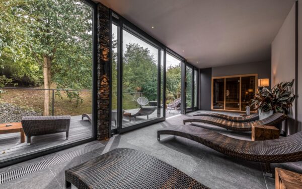 Praha luxusně ve Volcano Spa Hotelu **** se snídaněmi, wellness a fitness centry, masáží a poukazem na večeři