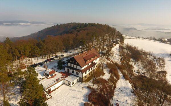 Střední Čechy: Dovolená blízko výletních cílů v Hotelu Hrazany *** s polopenzí, skvělým wellness a procedurami