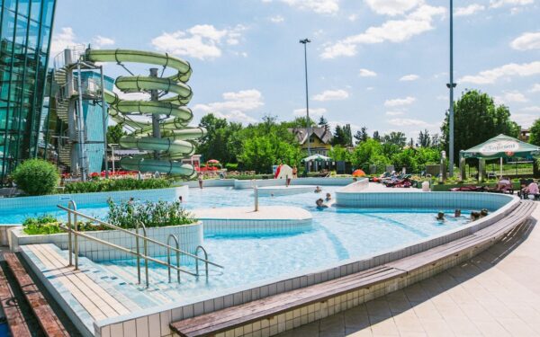 Ostřihom v Portobello Wellness Hotelu **** přímo propojeném se zážitkovými termálními lázněmi + polopenze