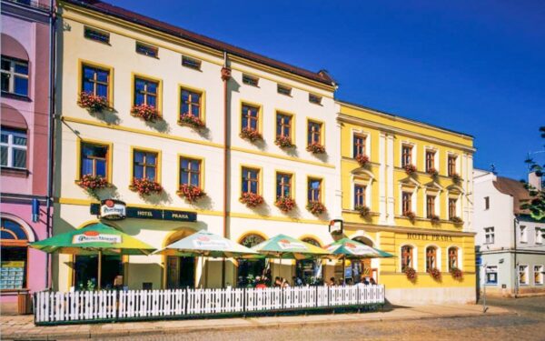 CHKO Broumovsko a Adršpach u skalního města v Hotelu Praha *** se snídaní/polopenzí, wellness a muzeem