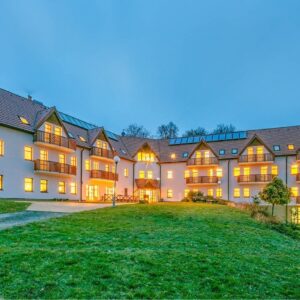 Krušné hory: Pytloun Wellness Hotel Hasištejn **** s polopenzí, neomezeným wellness a hernou + bowling
