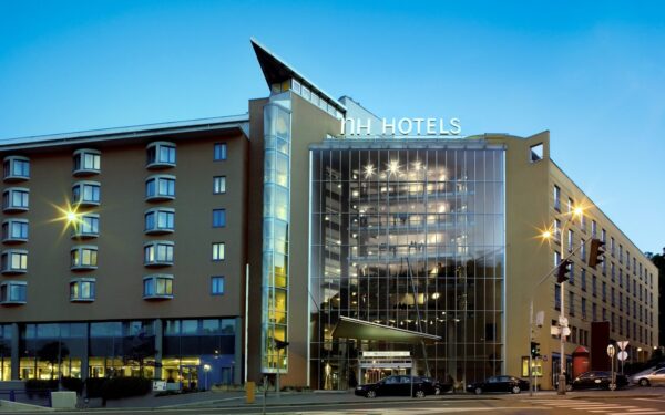 Praha u centra luxusně v Hotelu NH Prague City **** se snídaní, fitness, saunou a párou + 50% sleva na parking