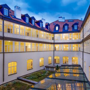 Pobyt v centru Prahy: Golden Angel Suites by Prague Residences ve studiu s kuchyňkou + víno a MHD lístky