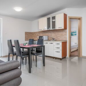 Letovisko Karlobag jen 400 m od pláže v Magdalena Apartments pro 4 či 6 osob + grilování