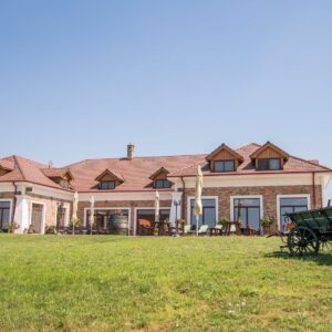 Slovensko: Penzion St. Peter Vini s gurmánskou polopenzí, prohlídkou vinného sklípku a ochutnávkou vín + tapas