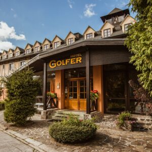 Pobyt u Kremnického hradu: Hotel Golfer *** s polopenzí, bazénem, saunami a vyžitím pro děti i sportovce
