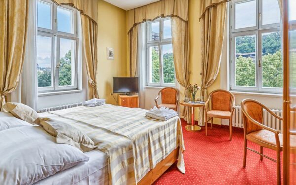 Karlovy Vary v Park Spa Hotelu Sirius **** se vstupem do Alžbětiných lázní a sauny + plná penze a 5 procedur
