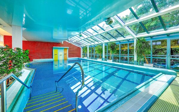 Karlovy Vary: Pobyt v Hotelu Royal Regent **** s polopenzí, neomezeným wellness centrem a až 7 procedurami