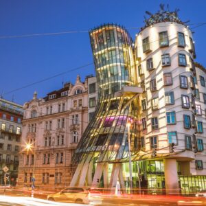 Nejstylovější ubytování v Praze: Hotel Tančící dům **** v pokoji Deluxe se snídaní, láhví Champagne + ovoce