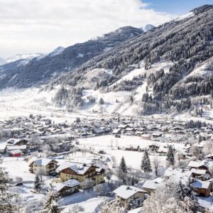 Vysoké Taury: Gasteinského údolí 600 m od sjezdovky v Landhotelu Steindlwirt *** s welcome drinkem a polopenzí