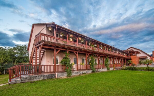 Egerszalók u termálů ve Sweet-Life Wellness Apartments s neomezeným wellness, vínem a snídaněmi