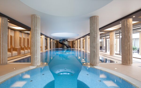 Luhačovice v centru: ALEXANDRIA Hotel **** s neomezeným wellness, až 5 léčebnými procedurami a polopenzí