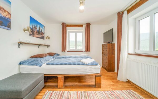 Pec pod Sněžkou jen 500 m od ski areálu v Horské chatě Orlík *** s privátním wellness a karaoke + plná penze