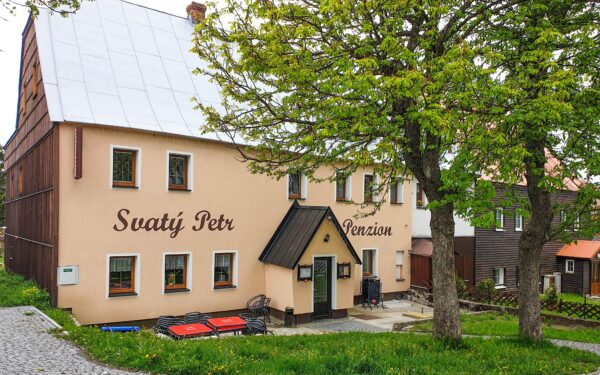 Krušné hory u Božídarského rašeliniště a Klínovce: Dovolená v Penzionu Svatý Petr s polopenzí a parkováním