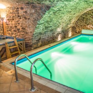 Křivoklátsko: Romantika na zámku Chateau Hotel Zbiroh ***** s unikátním wellness a snídaní ve středověké krčmě
