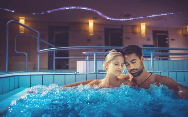 Pobyt u lázní Bük v Hotelu Írottkő *** s polopenzí, obědem, neomezeným wellness centrem a 50% slevou na masáž