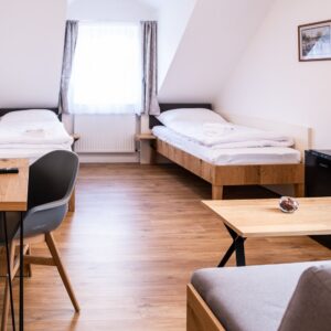 Posázaví: Dovolená v Ledči nad Sázavou jen 550 m od Ledečského hradu v rodinné Vile Markéta se snídaněmi
