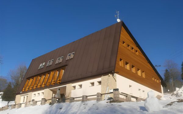 Krkonoše jen 700 m od sjezdovky v Horském Hotelu Vltava *** s polopenzí a wellness + 2 děti do 15 let zdarma