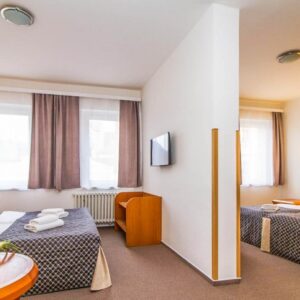 Kutná Hora: Hotel Mědínek *** se snídaní, wellness centrem, masáží či vstupem do chrámu sv. Barbory + drink