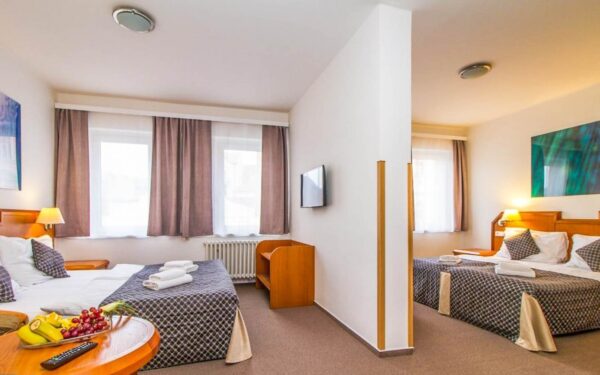 Kutná Hora: Hotel Mědínek *** se snídaní, wellness centrem, masáží či vstupem do chrámu sv. Barbory + drink