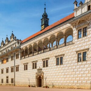 Smetanova Litomyšl (UNESCO) v Pensionu U Háje se snídaněmi, saunou, vyjížďkou na koni či vstupem do bazénu