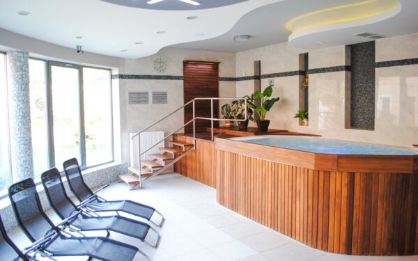 Sárvár v blízkosti termálních lázní: Hotel Viktória Sárvár ***+ se snídaní/polopenzí a neomezeným wellness