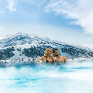 Kaprun u ski areálu v Tauern Spa Hotelu & Therme **** se 3 wellness centry, 12 bazény a 10 saunami + polopenze
