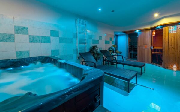 Krkonoše: Špindlerův Mlýn v Hotelu Jelínek *** s polopenzí a relaxací ve vířivce/sauně, anebo během masáže