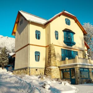 Vysoké Tatry v blízkosti ski areálů: Vila Lavína se snídaněmi, saunami a venkovní vířivkou s výhledem na hory