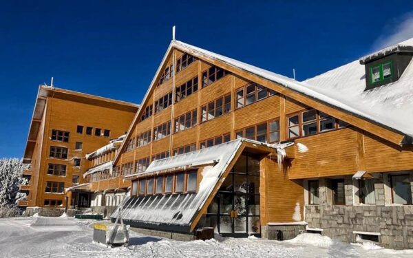 Jeseníky 2,5 km od Pradědu: Hotel Petrovy Kameny **** se snídaní/polopenzí a wellness s vířivkou a 3 saunami