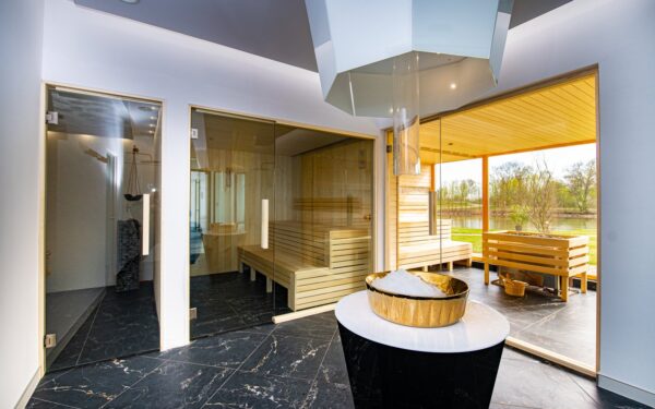 Maďarsko v Liget Wellness és Konferencia Hotelu **** s polopenzí a vstupem do termálních bazénů + saunový svět